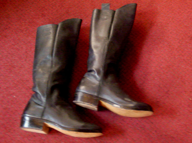 mounted artillery boots